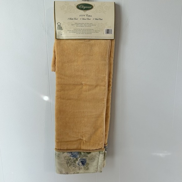 Vintage Three-Piece Bath  Set. Floral Design With Tassel. Elegance. 100% Cotton - Picture 3 of 5